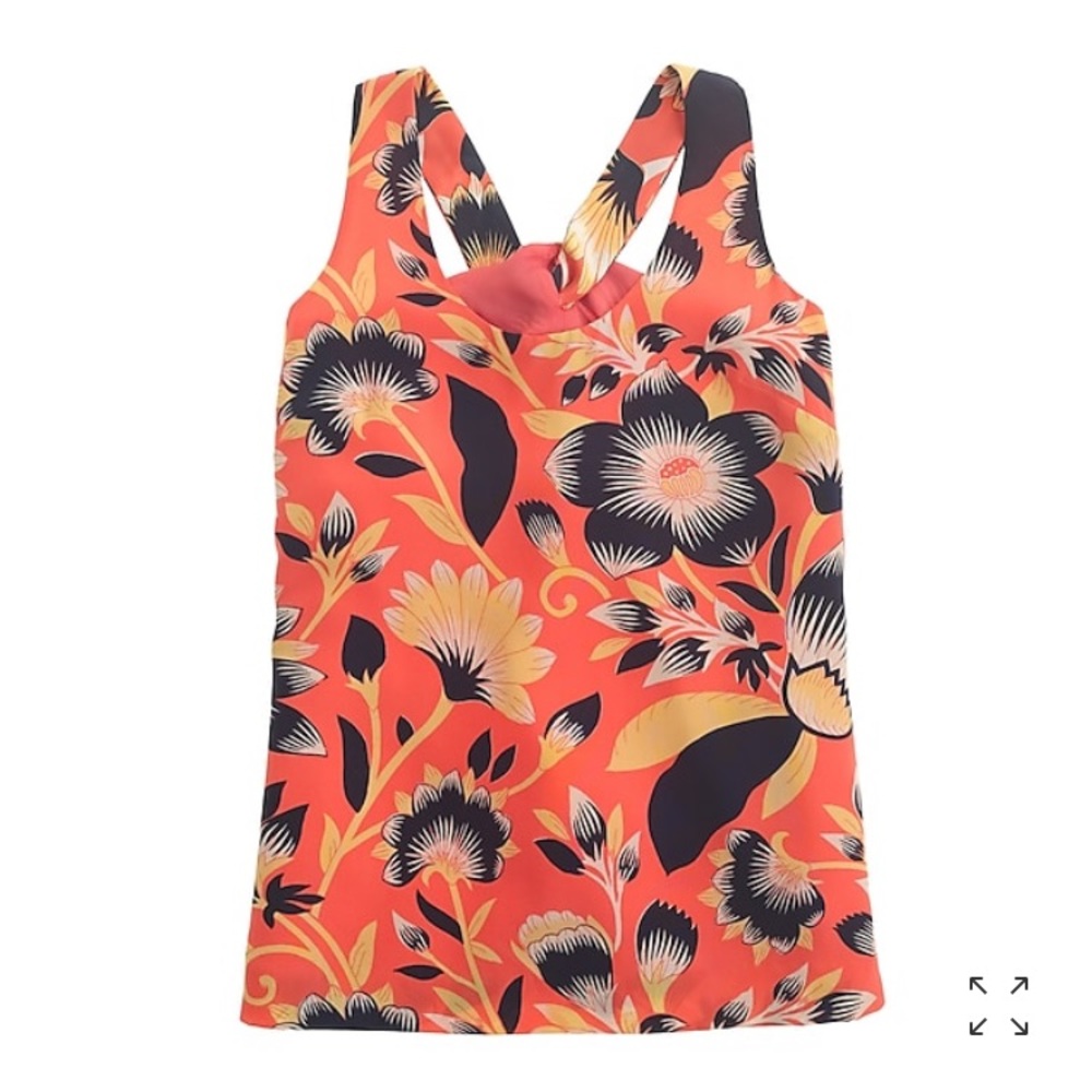 Petite twist-back top in hibiscus floral